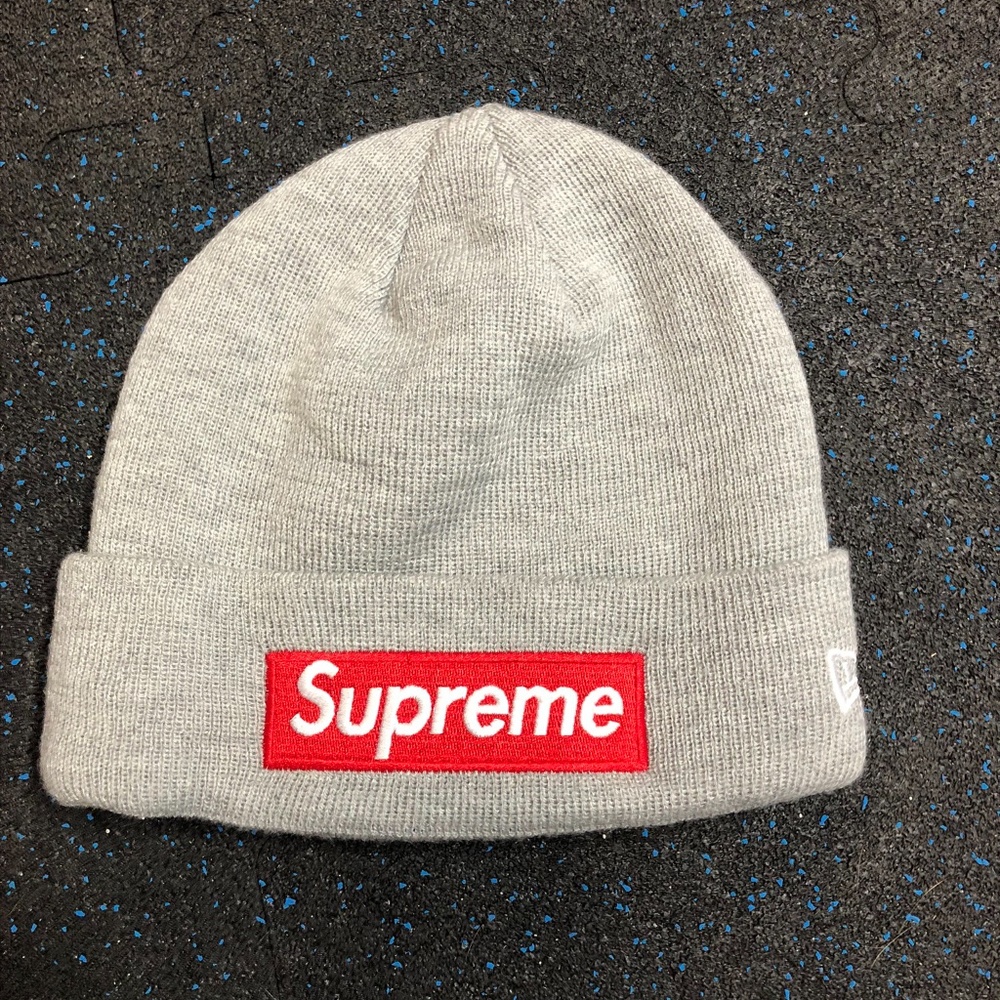 NWOT Supreme Beenie